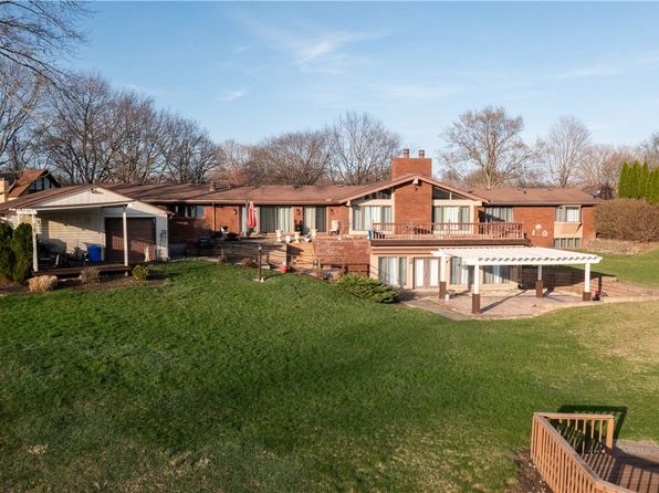120 Thornhill Dr, Danville, IL 61832