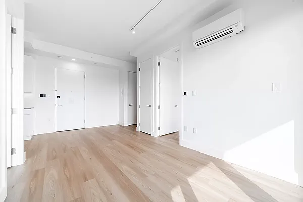 Rented by Key City Capital Inc | media 36