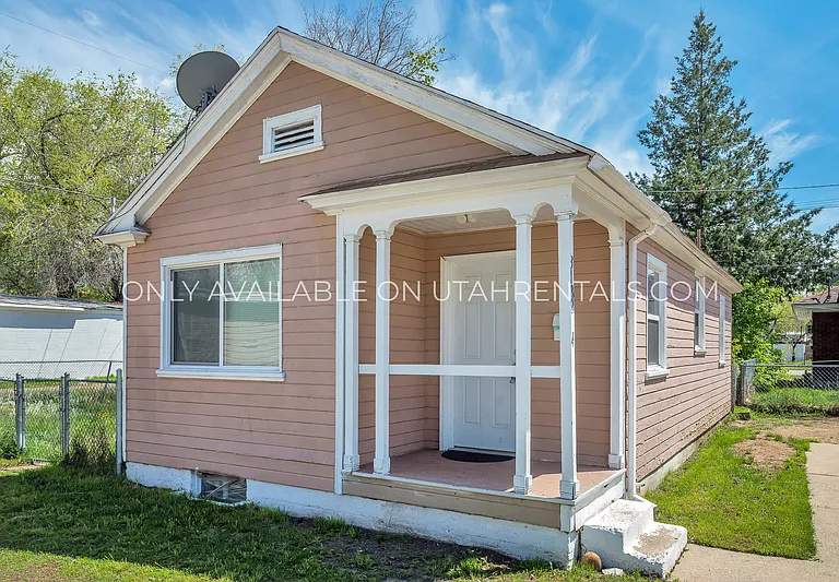 3182 Adams Ave #4 — Photo 1