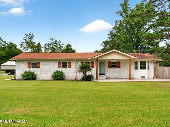 934 Ceasar Rd, Picayune, MS 39466