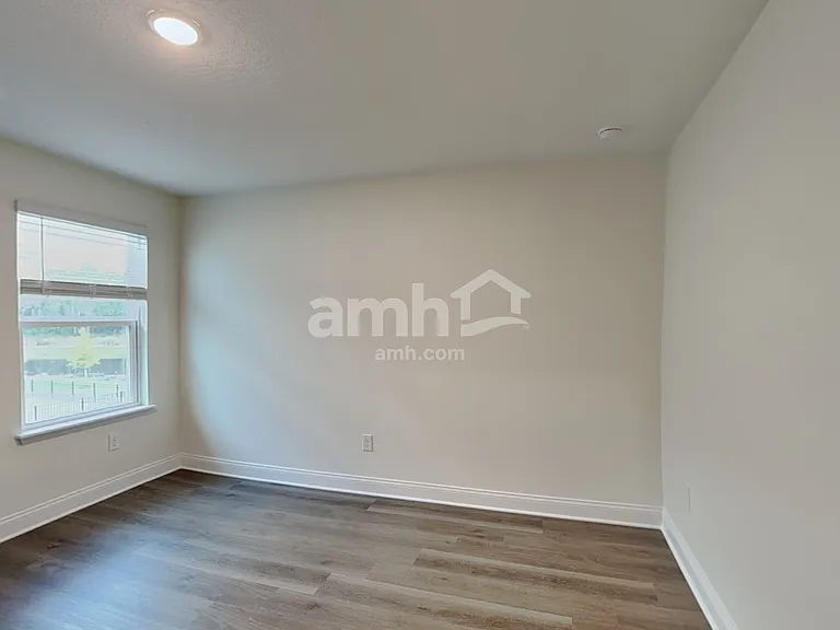 5739 Oesterle Rd — Photo 17