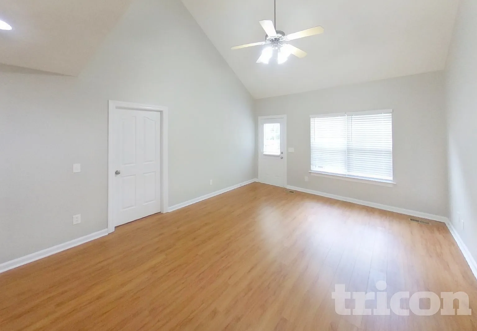 1717 North Cove Murfreesboro TN — Photo 2