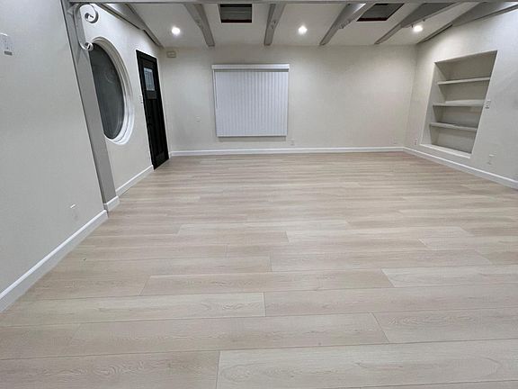 2nd image of 2108 N Glenoaks Blvd