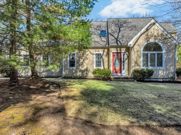 21 Longview Road, North Falmouth, MA 02556