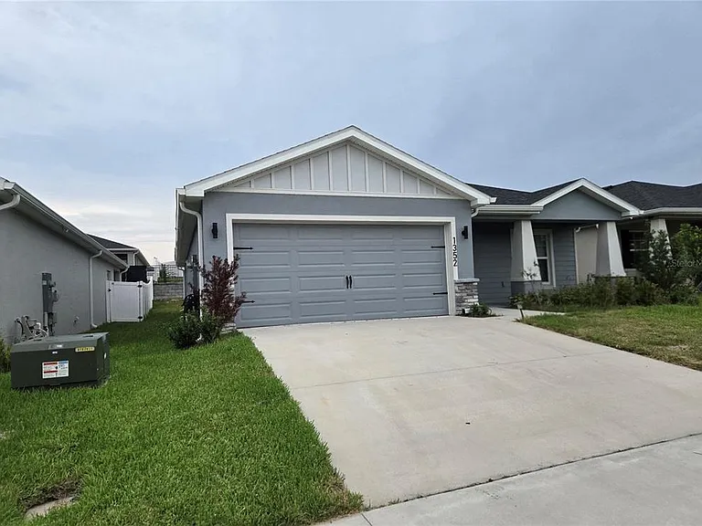 1352 Mountain Flower Ln — Photo 2
