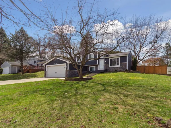 2425 Pine Orchard Dr, Waterford, MI 48329