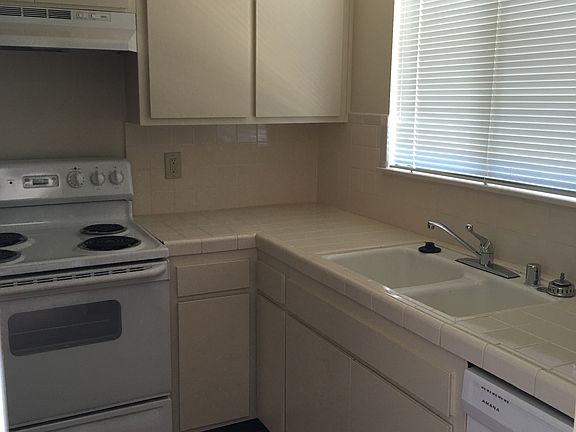 4th image of 11 S Termino Ave APT 315