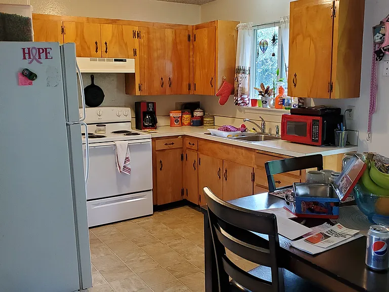 5701 NE 33rd Ave — Photo 2