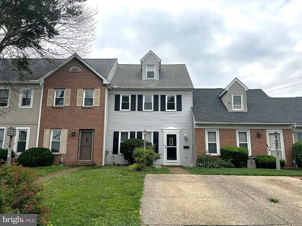 2nd image of 420 Cardinal Rd