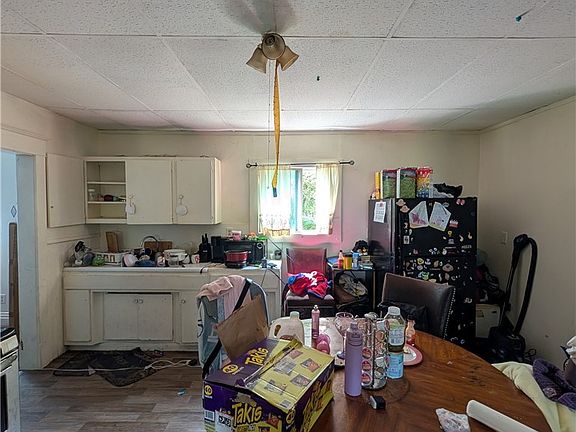 4th image of 92 Gittere St