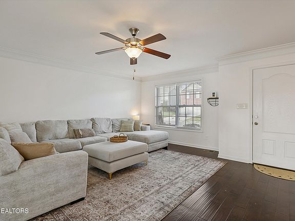 5th image of 321 Caboose Ln