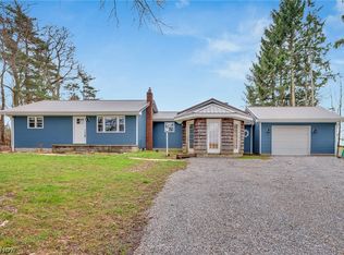 1477 E Garfield Rd, New Springfield, OH 44443