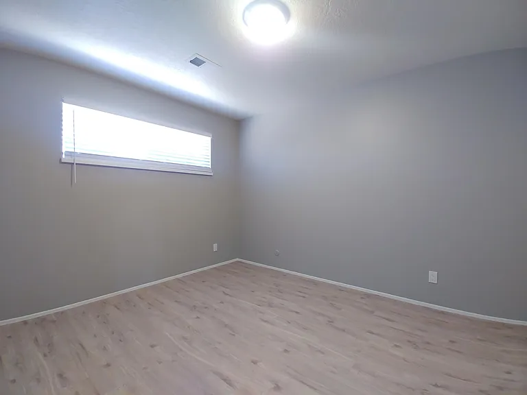 Contemporary, Loaded 2 Bed 2 Bath Apartment on Conchas Park — Photo 34