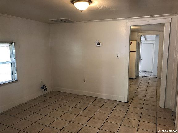 5th image of 305 SE 21st St
