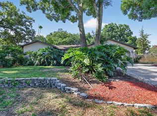 2713 Willow Oaks Dr, Valrico, FL 33594