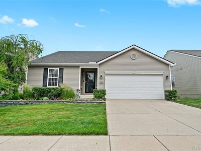 2766 Au Gres River Dr, Fowlerville, MI, 48836