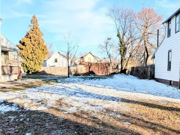 3565 W 47th St, Cleveland, OH 44102
