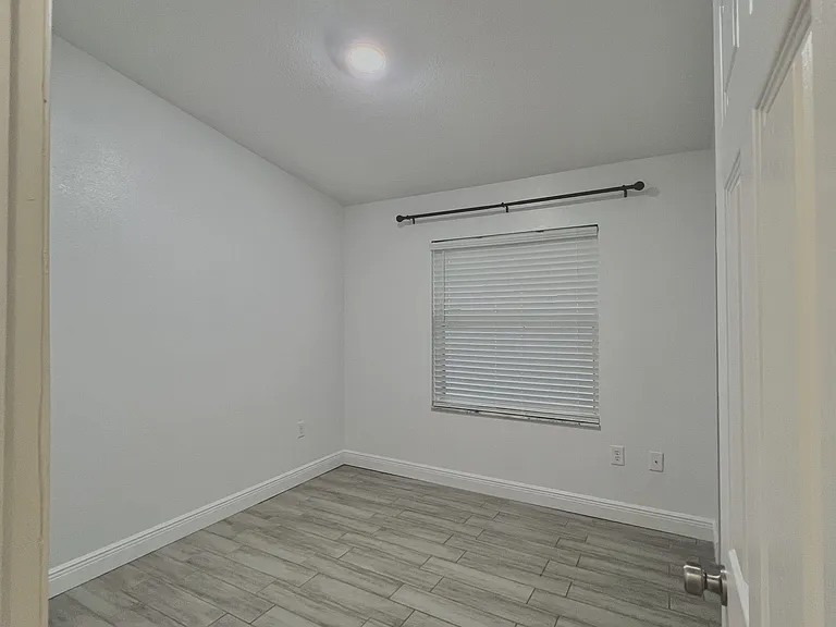 4359 Iris St N — Photo 9