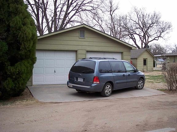 2nd image of 502 W Saint Paul St