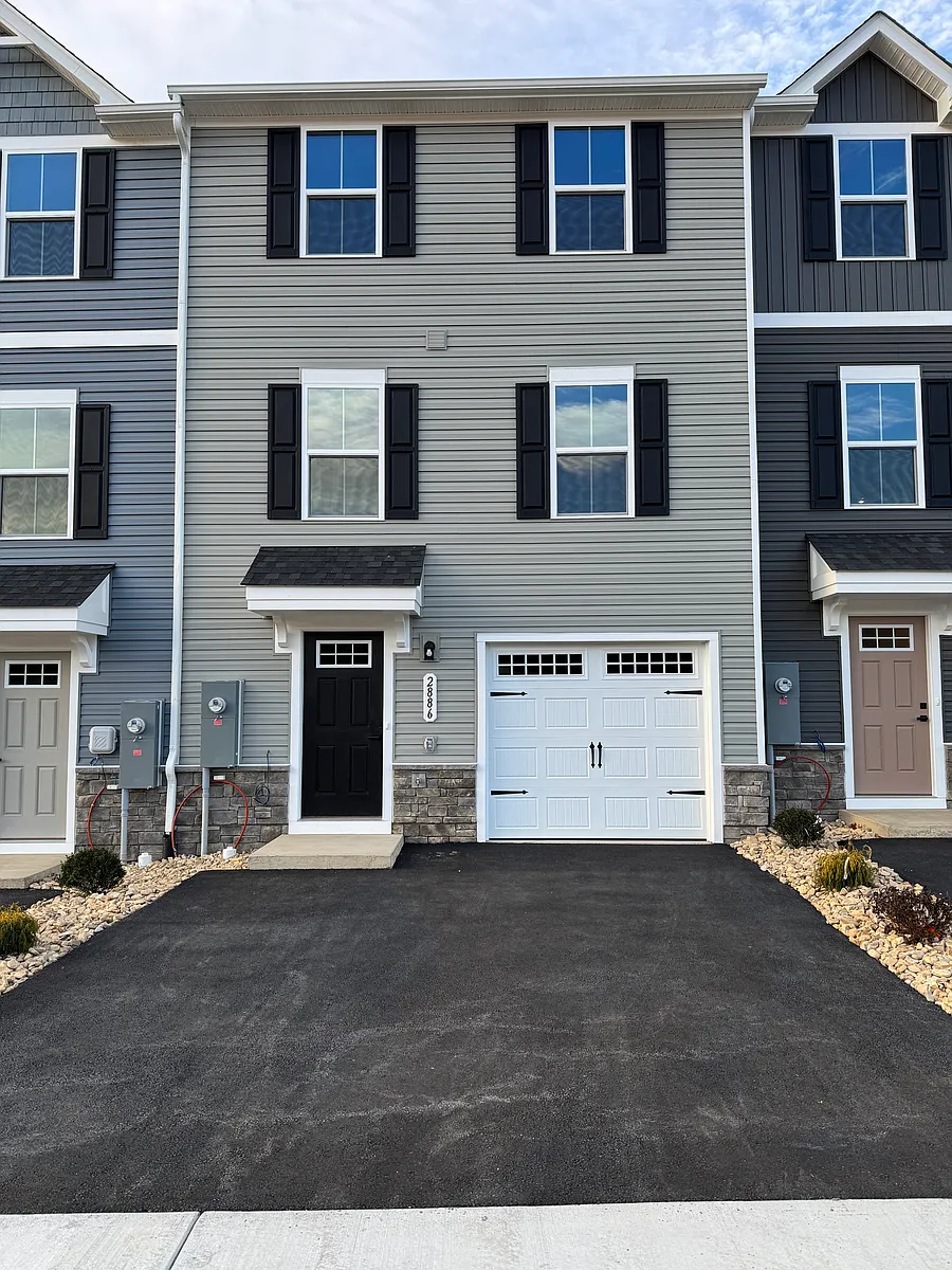 Building Photo - 2886 Orchard Ridge Ln