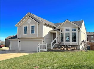 19479 W 207th Ter, Spring Hill, KS 66083