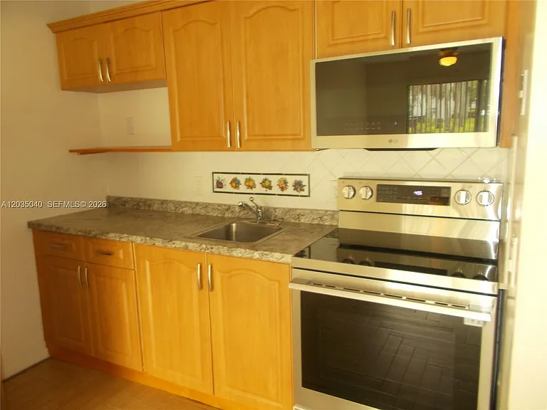 1400 SW 124th Ter #106Q — Photo 24