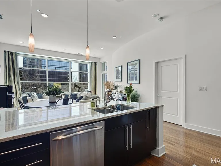 8025 Maryland Ave #2H — Photo 8