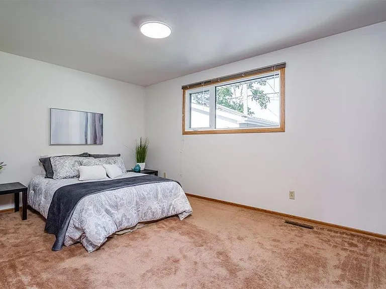 15 Lomond Blvd #15 — Photo 15