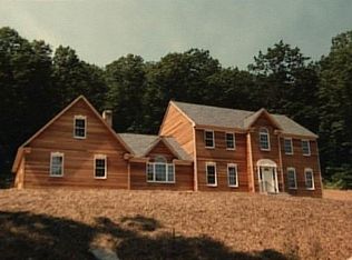 5 Kelly Ct, Newtown, CT 06482