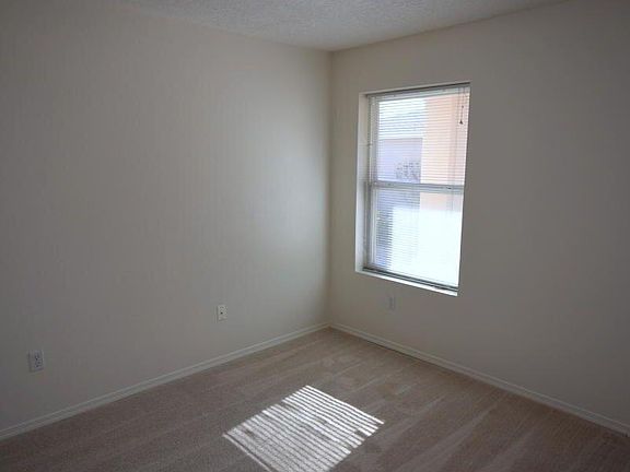 5th image of 339 Via Vista St SE