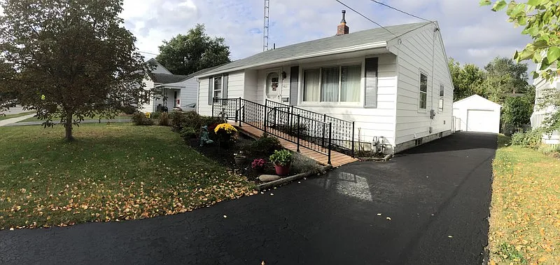 405 Brightwood Dr photo 1