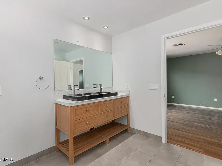 204 W Mountain Sage Dr — Photo 29