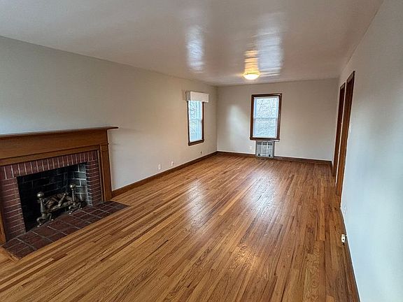 2nd image of 2623 Woodbine Ave