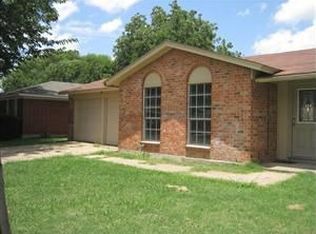 3237 Oak Timber Dr, Forest Hill, TX 76119