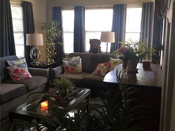 Living Room (Unfurnished)