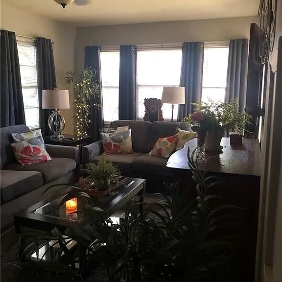 Living Room (Unfurnished)