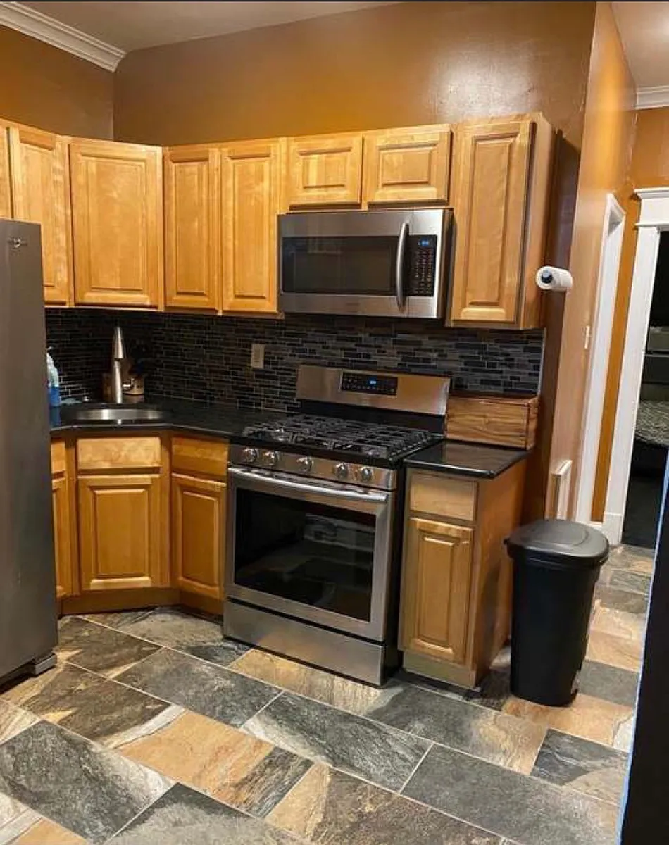Building Photo - 344 E Albanus St #1