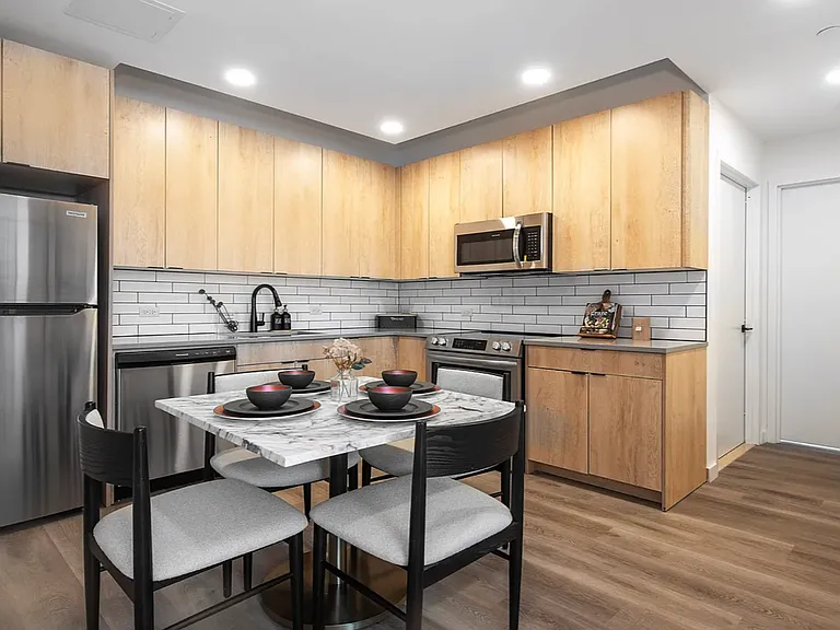 1856 Park Ave #18A — Photo 3