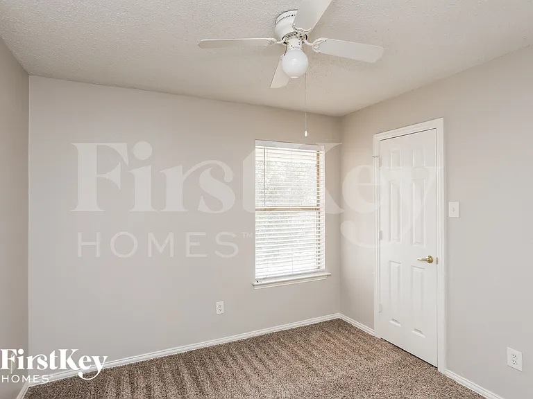 5902 Silverpoint Ct — Photo 14