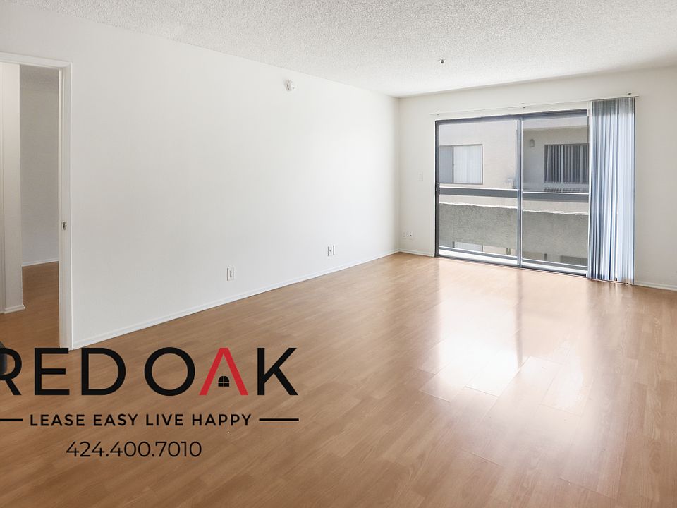 1st image of 15554 Vanowen St #203