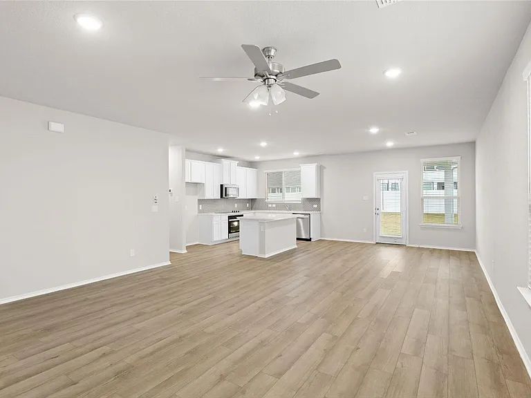 5953 Revere Dr — Photo 7