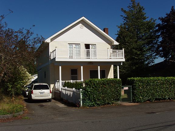 Driveway to Garage at back of home