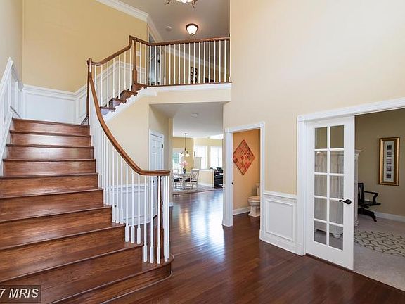 2nd image of 2110 Overlook Ct