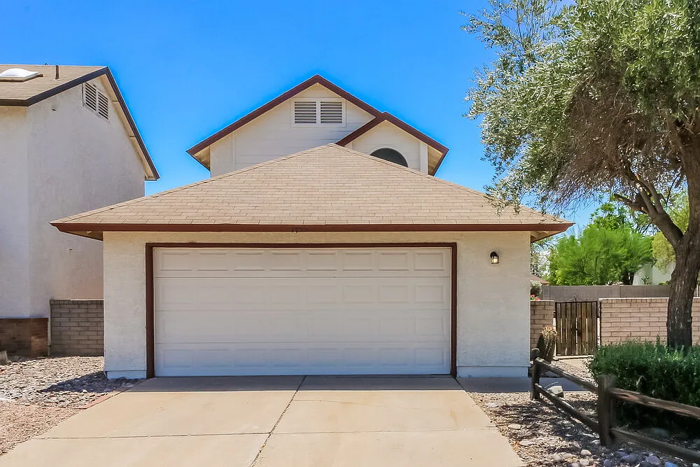 3 bed, 2.0 bath, 1242 sqft, $2,150 — Photo 1