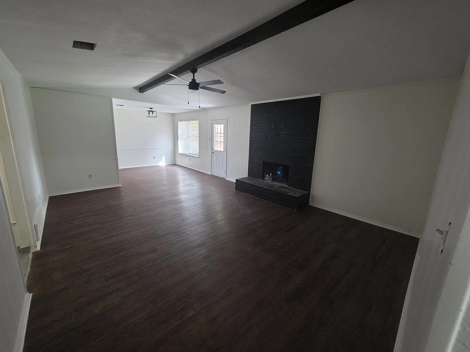 3 bed, 1434 sqft, $1,900 — Photo 2