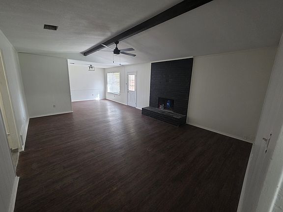 Living room breakfast nook