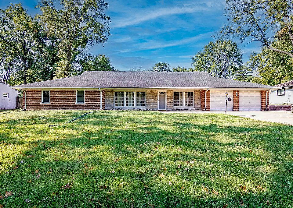 1st image of 48 Airshire Pl