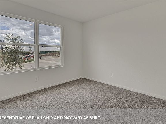 4th image of 208 Las Lomas Dr