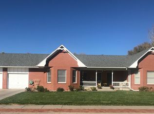 2001 Crestway Dr, Garden City, KS 67846