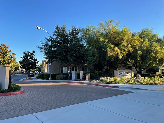 2nd image of 37385 Paseo Violeta